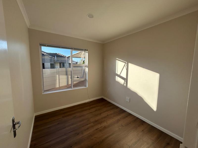 To Let 3 Bedroom Property for Rent in Eikenbosch Western Cape
